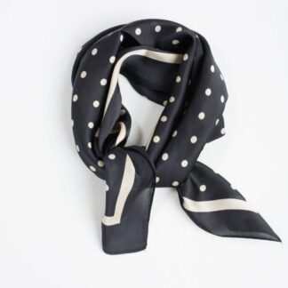 Pañuelo satinado lunares